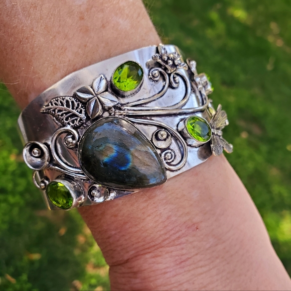 New Labradorite & Peridot 925 Silver Butterfly & Flowers Cuff Bracelet. - Picture 10 of 16
